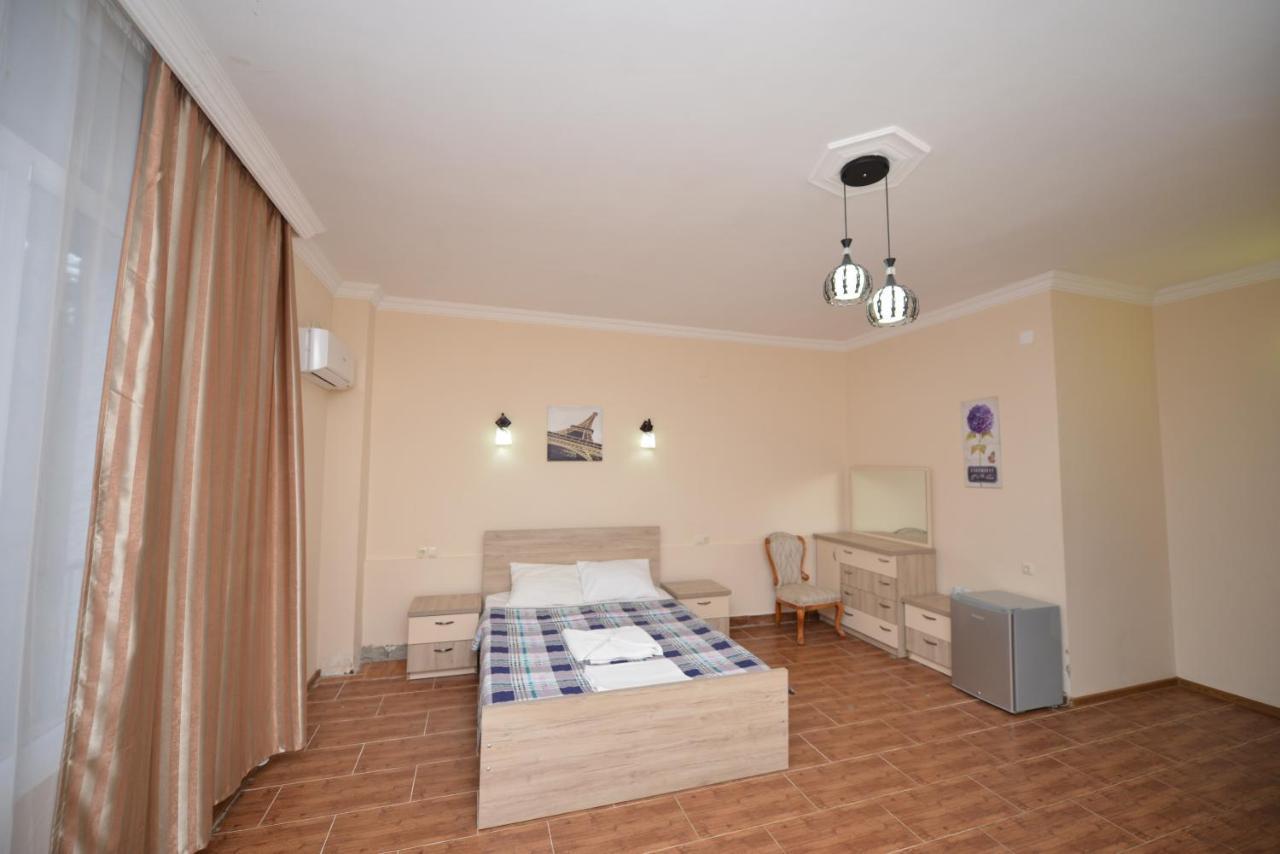 Hulus Hotel Makhinjauri Dış mekan fotoğraf