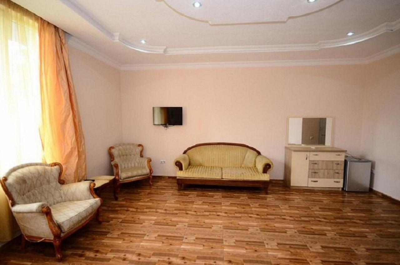 Hulus Hotel Makhinjauri Dış mekan fotoğraf