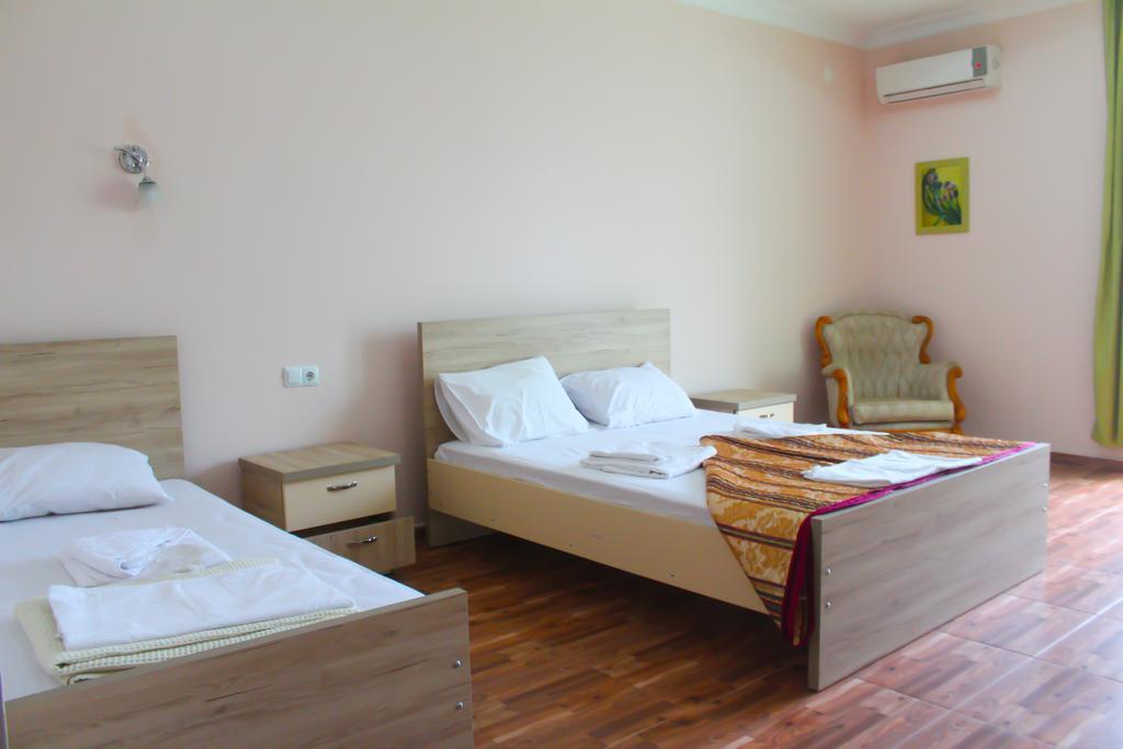 Hulus Hotel Makhinjauri Dış mekan fotoğraf