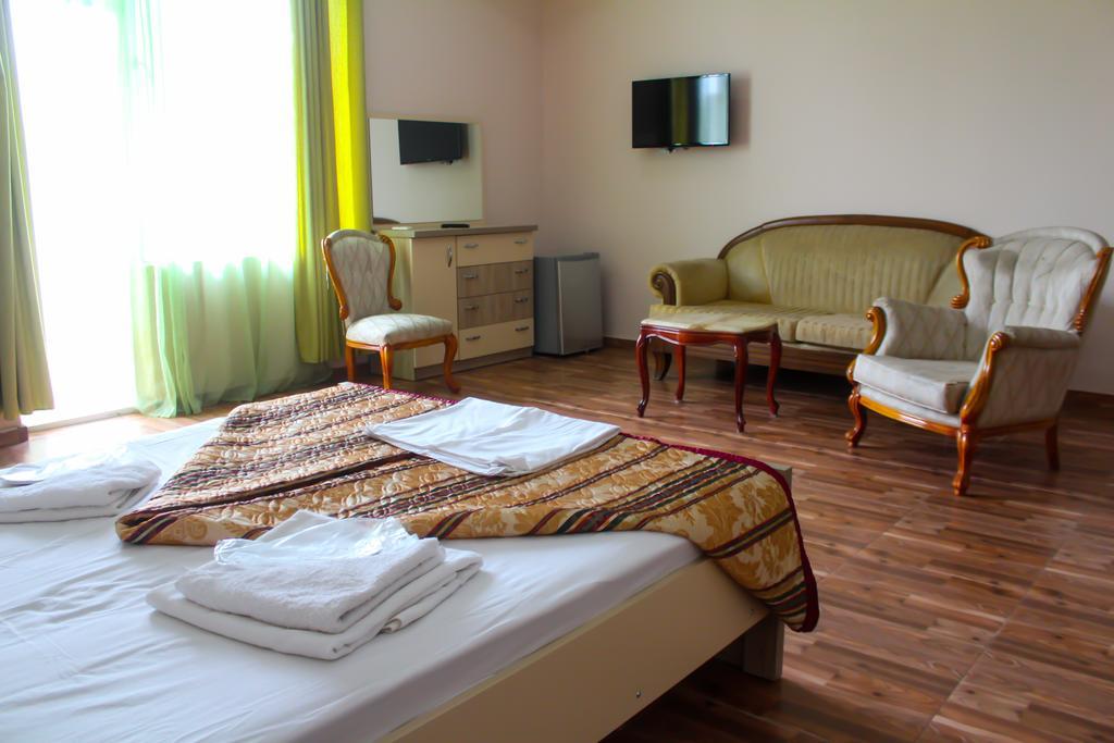 Hulus Hotel Makhinjauri Dış mekan fotoğraf