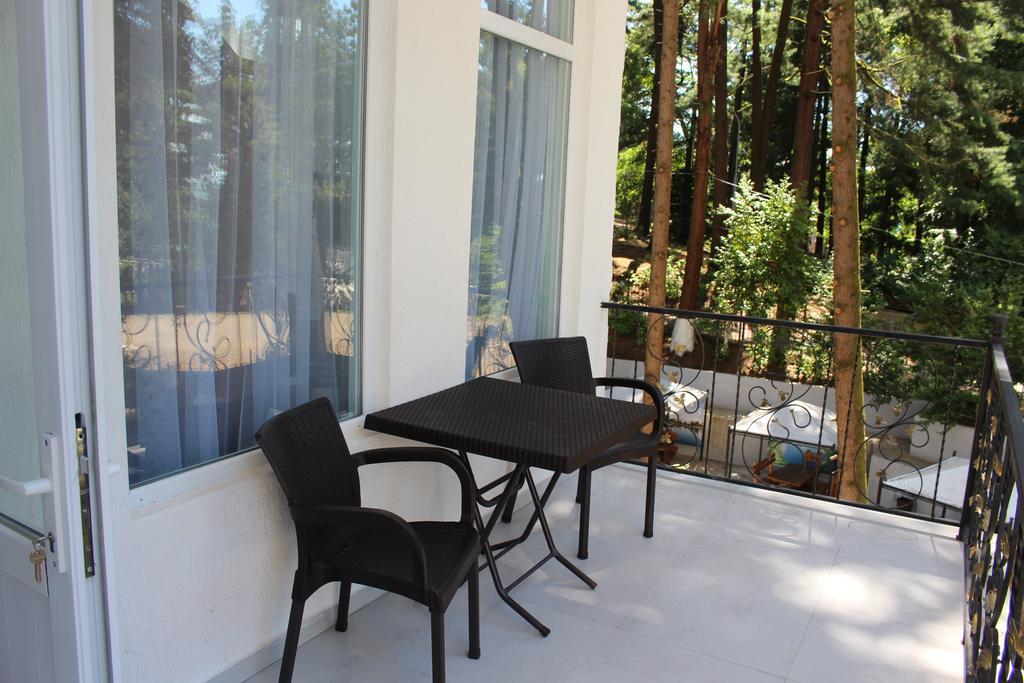 Hulus Hotel Makhinjauri Dış mekan fotoğraf