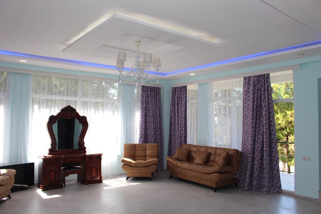 Hulus Hotel Makhinjauri Dış mekan fotoğraf